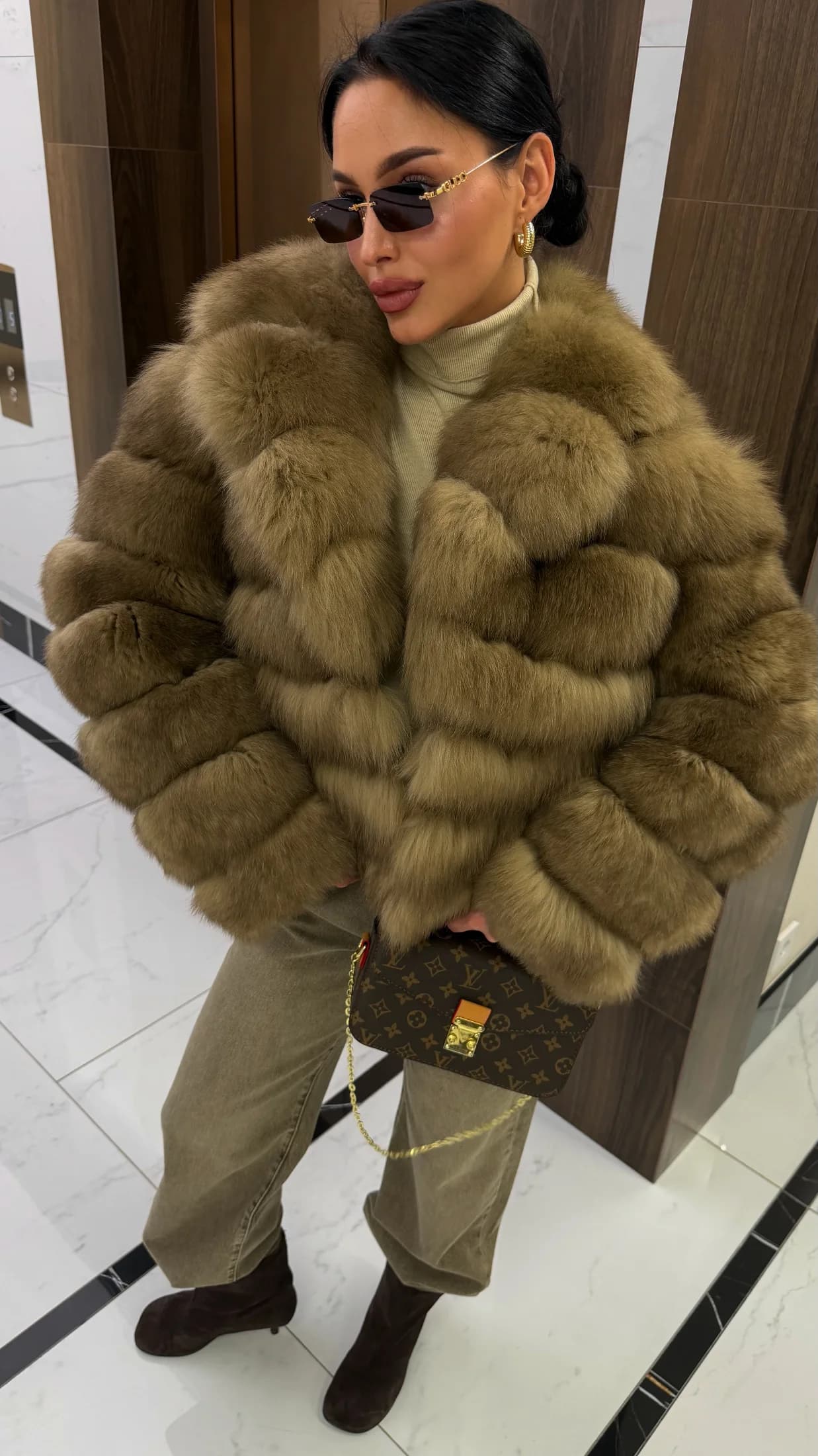 Шуба натуральный финский песец